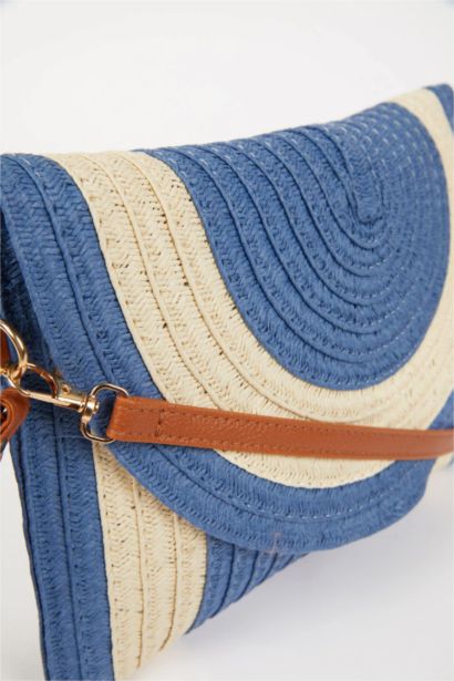 شنطة قش نسائي