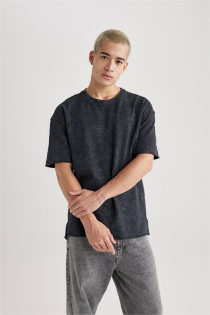 تيشيرت نص ردن قصة مريحة بياخة مستديرة وتأثير باهت