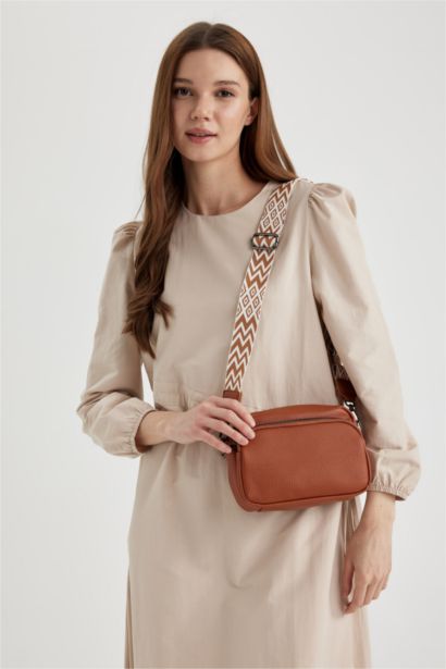 Woman Faux Leather Shoulder Bag