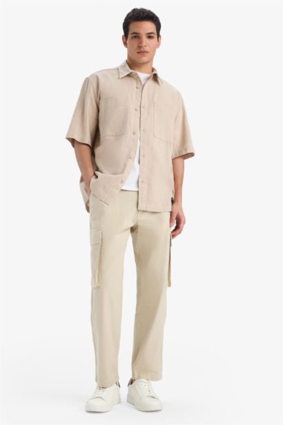 بنطلون كارجو وايد ليج برجل واسع ذو مظهر كتاني