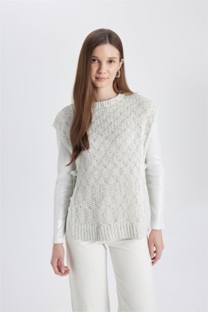 فيست قصة عادية بياقة مستديرة