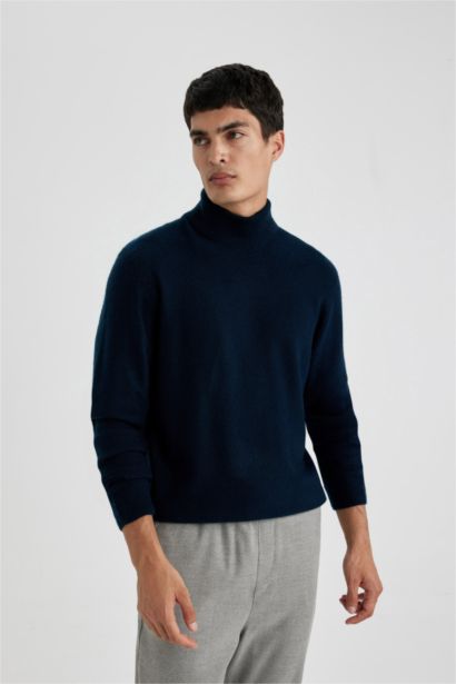 Standard Fit Turtleneck Basic Knitted Pullover