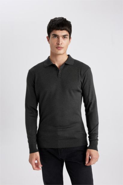 Свитер стандартного кроя с воротником поло