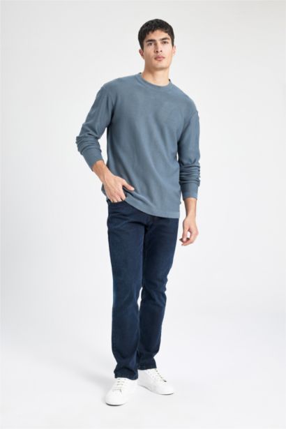 Standard Fit Crew Neck Basic Knitted Pullover