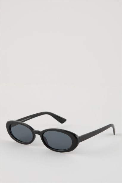 Woman Oval Plastic Sunglasses