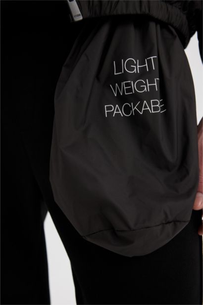 Slim Fit Mevsimlik Şişme Mont Dar Kesim Dik Yaka Fermuarlı Cepli