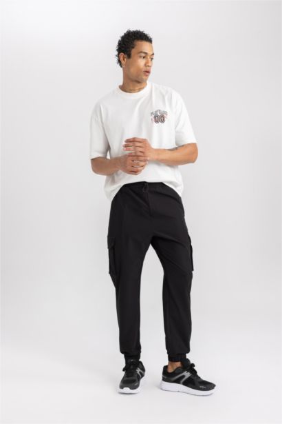 Standard Fit Woven Jogger