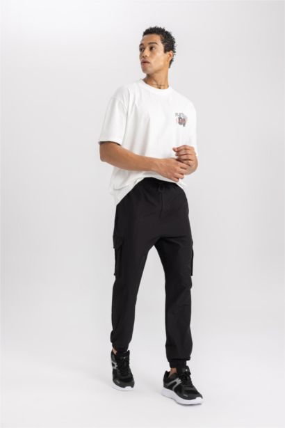 Standard Fit Woven Jogger