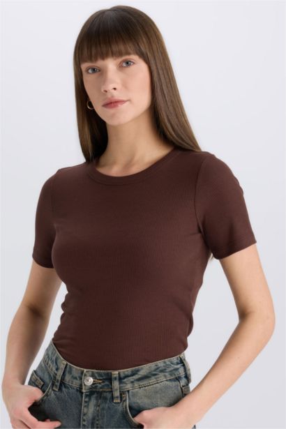 T-shirt slim fit à col rond en coton côtelé à manches courtes