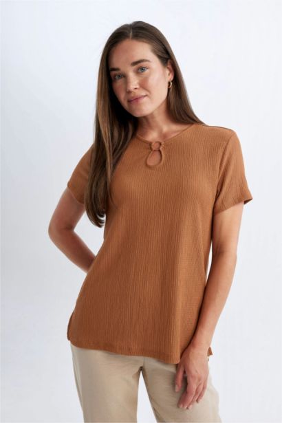 Bisiklet Yaka Kısa Kollu Tişört