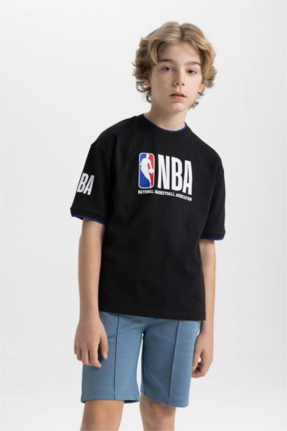 T-shirt oversize NBA Wordmark à col rond et manches courtes pour garçon