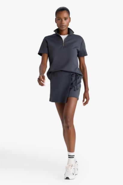 شورت قصير رياضي قصة عادية بجيب من DeFactoFit