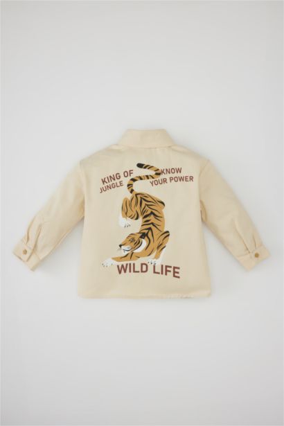 قميص ولادي جبردين بطبعة شعار وقصة عادية