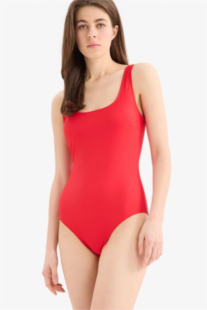 مايوه قصة عادية من Fall in Love