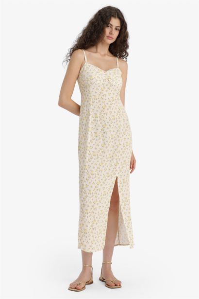 Bodycon Vücudu Saran Kalp Yaka Çiçek Desenli Maroken Askılı Midi Elbise