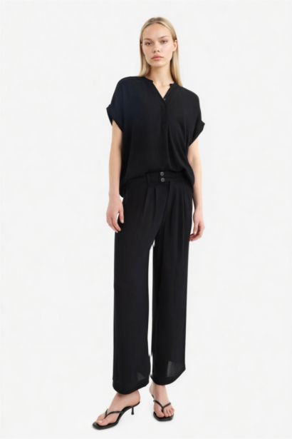 بلوزة سادة نص ردن قماش كرنكيل قصة عادية