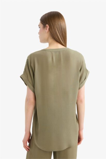 Regular Fit Crew Neck Short Sleeve Blouse