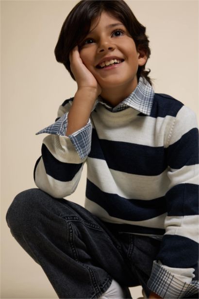 Boy Regular Fit Crew Neck Pullover