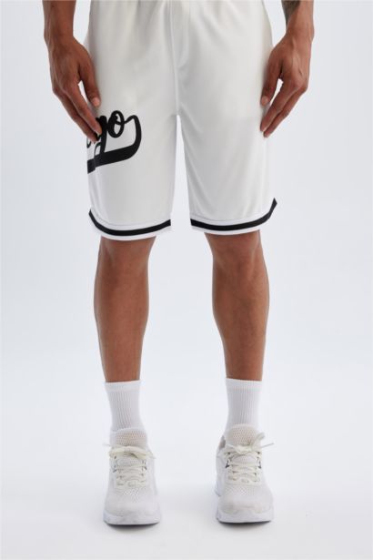 شورت قصير رياضي قصة عادية