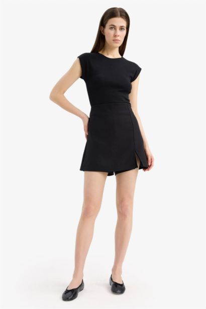 شورت تنورة سادة بخصر عادي