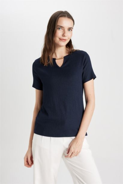 T-Shirt coupe régulière à Manches Courtes à Col Rond