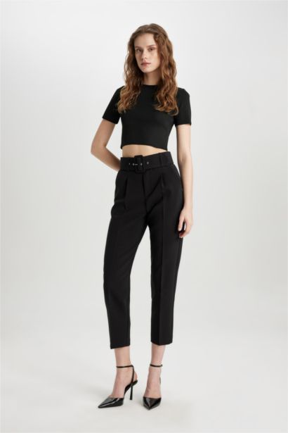 بلوفر تريكو نص كم سليم فيت برقبة مستديرة