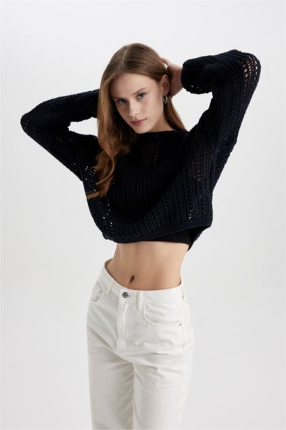 بلوفر قصير كروشيه برقبة قارب