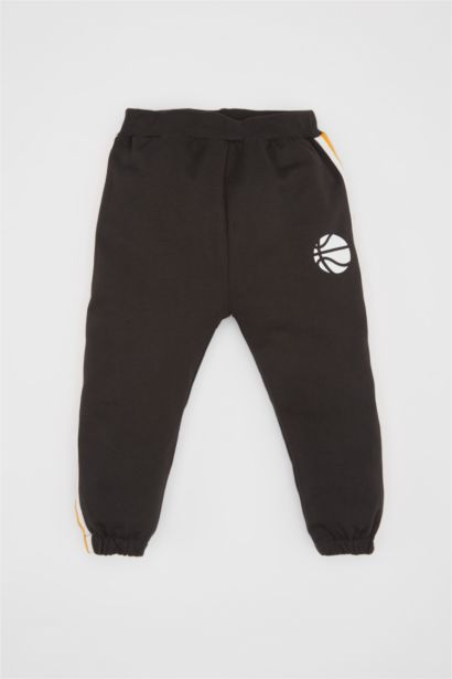 طقم سروال وتي شيرت رياضي بياقة مستديرة - قطعتين