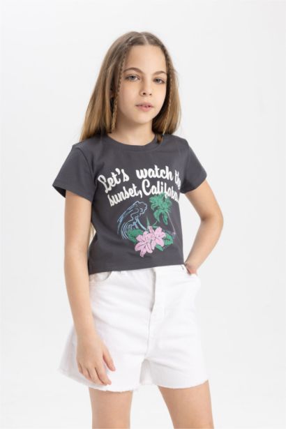 تيشيرت بناتي نص ردن مطبوع وياخة مستديرة