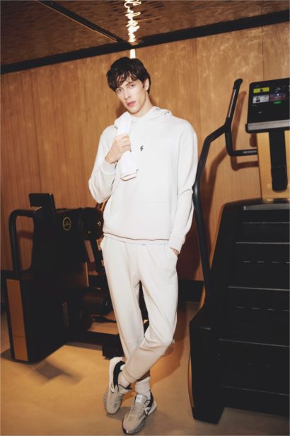 Standart Fit Kapüşonlu Skuba Dalgıç Kumaş Cepli Sporcu Sweatshirt