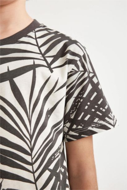 Boy Regular Fit Crew Neck Printed T-Shirt