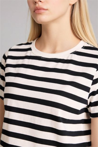 Regular Fit Crew Neck Short Sleeve T-Shirt