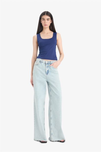 تانك توب بيزك سادة سليم فيت بياقة مدورة