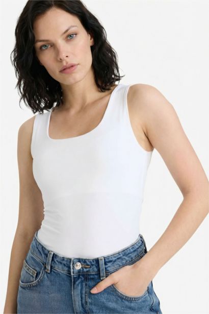 Майка приталенного кроя с квадратным воротником базовый для женщин