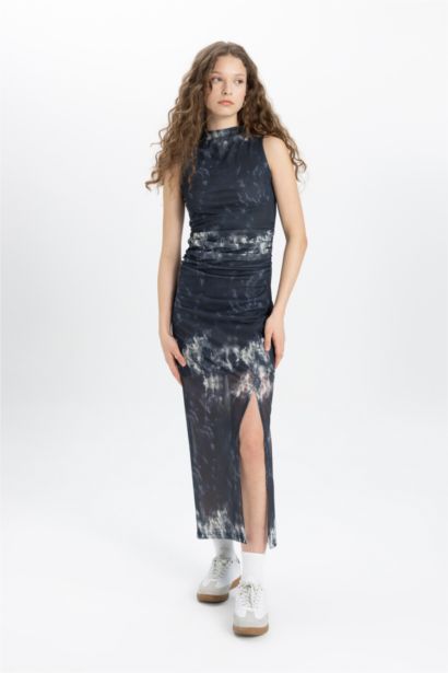 Bodycon Vücudu Saran Dik Yaka Yırtmaçlı Batik Tül Kolsuz Maxi Elbise