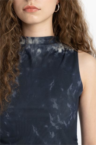 Bodycon Vücudu Saran Dik Yaka Yırtmaçlı Batik Tül Kolsuz Maxi Elbise