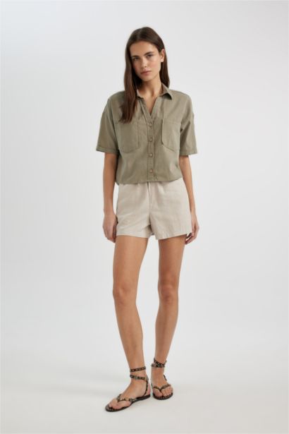 شورت قصير قصة مريحة بخصر عالي ممزوج بالكتان