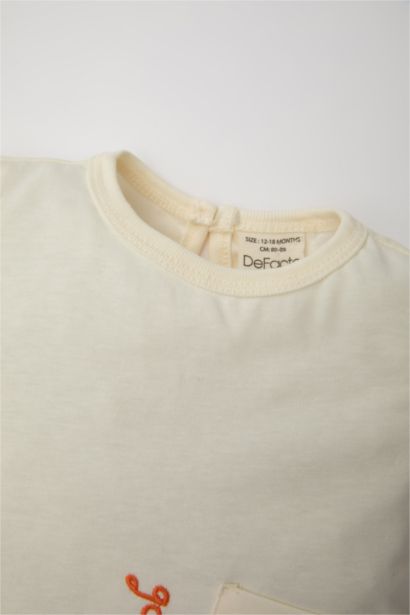 طقم بيجاما مطرز ممشط نص كم - قطعتين