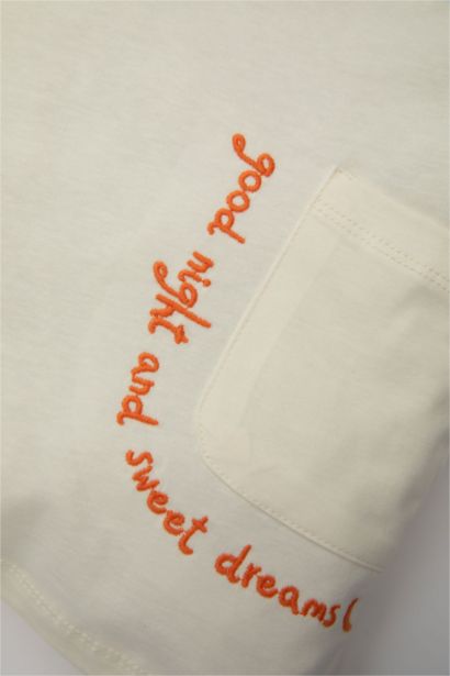 طقم بيجاما مطرز ممشط نص كم - قطعتين