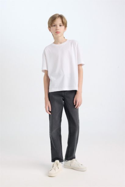 Boy Loose Fit Straight Leg Pocketed Jeans