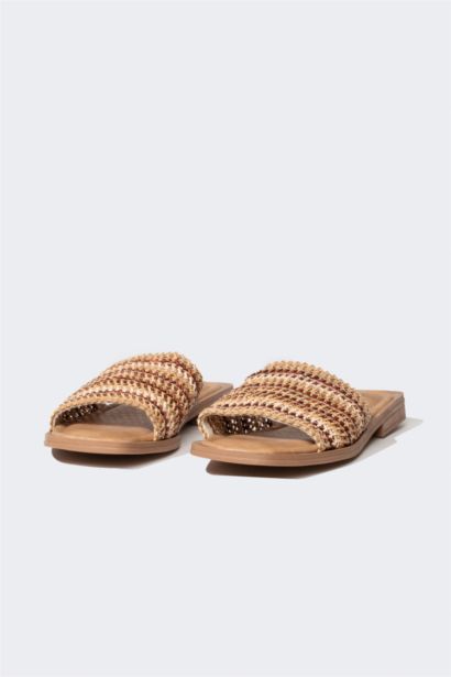 Woman Flat Sole Single Strap Straw Look Slippers