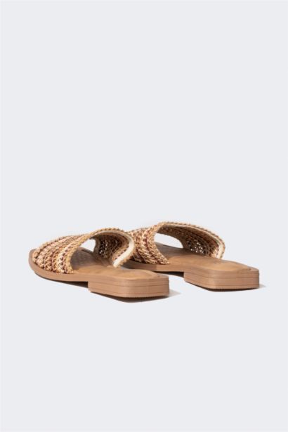 Woman Flat Sole Single Strap Straw Look Slippers
