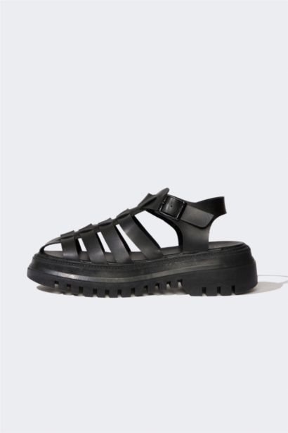 صندل بكعب عالي