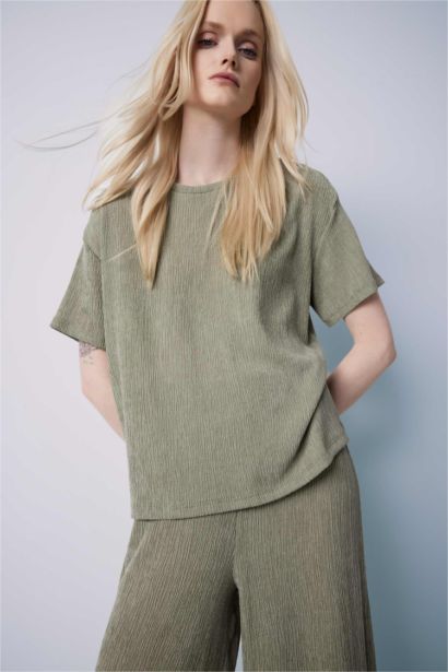 T-shirt ample en tissu froissé à col rond et manches courtes