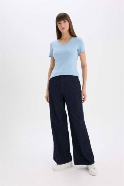 T-shirt basique slim en maille côtelée à col V et manches courtes