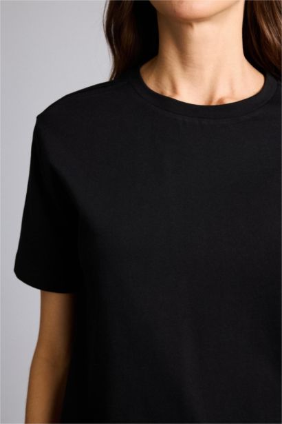 تيشيرت بيزك سادة نص كم قصة عادية برقبة مستديرة