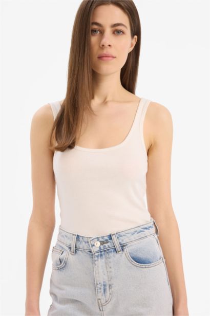 Slim fit футболка без рукавов с круглым вырезом и из ребристой ткани