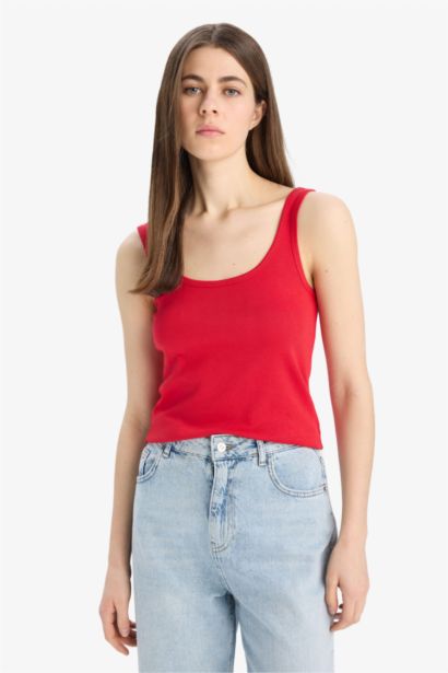 فانيلة مضلع سليم فيت بياقة مدورة بدون كم بيزك