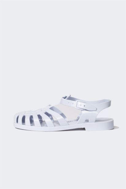 صندل نسائي بكعب مسطح