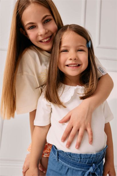 T-shirt à manches courtes avec col en dentelle pour bébé fille